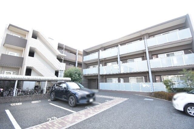 ��ʌ��������܎s�������J�V����10-32�̃}���V�����̌����O��