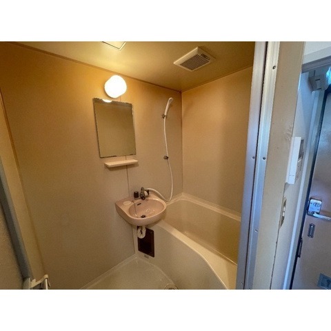 ��ʌ��������܎s����h�a�T���ڂ̃A�p�[�g�̃o�X