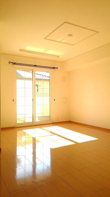 ��ʌ��������܎s��΋�{���Q���ڂ̃A�p�[�g�̋��ԁE���r���O