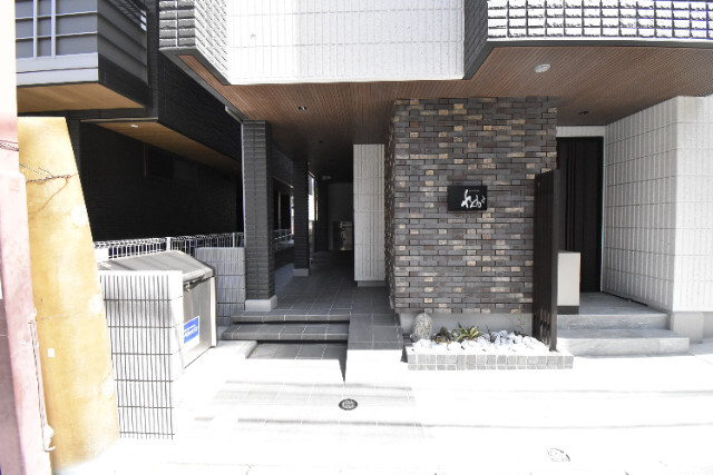 ��ʌ��������܎s��{����ؒ��S���ڂ̃}���V�����̃G���g�����X