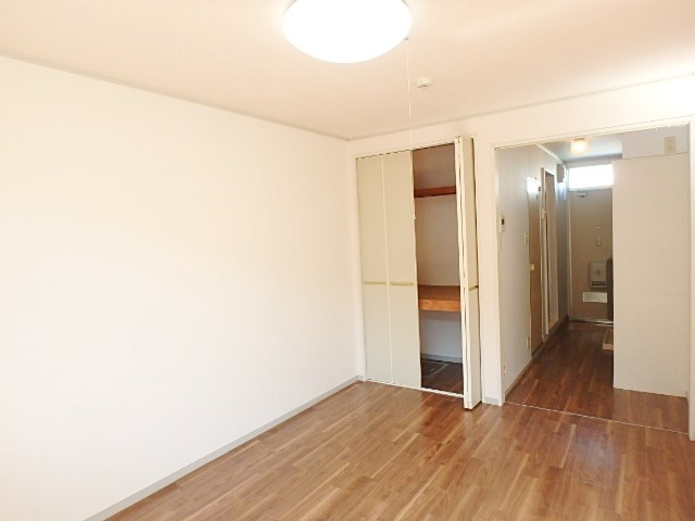 ��ʌ��������܎s����厚���V�n�̃A�p�[�g�̋��ԁE���r���O