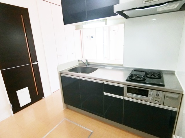 ��ʌ������s�V�����V���ڂ̃A�p�[�g�̃L�b�`��