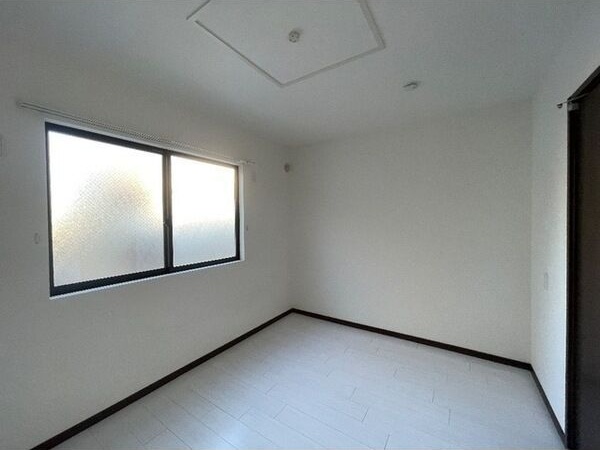 ��ʌ�����s�씵���J�Q���ڂ̃A�p�[�g�̂��̑������E�X�y�[�X