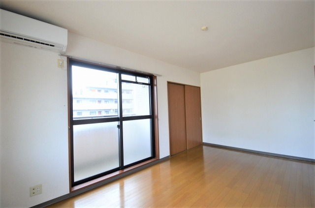 ��ʌ��������܎s�k��y�C���P���ڂ̃}���V�����̋��ԁE���r���O