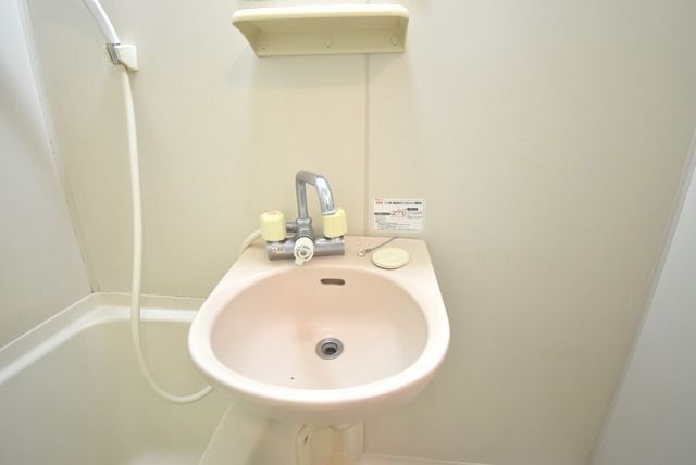 ��ʌ��z�J�s��z�J�T���ڂ̃A�p�[�g�̐��ʏ�