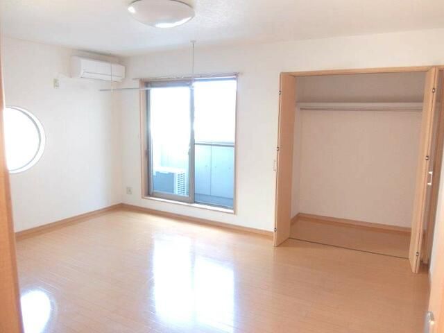 ��ʌ�����s�{���T���ڂ̃A�p�[�g�̋��ԁE���r���O