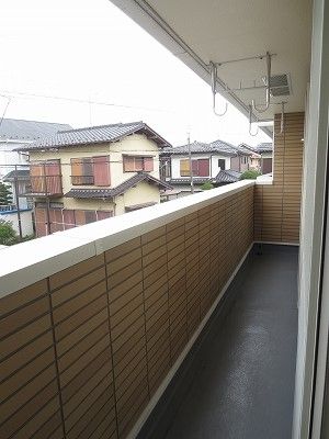 ��ʌ��������܎s��΋�{�ۂR���ڂ̃A�p�[�g�̃o���R�j�[