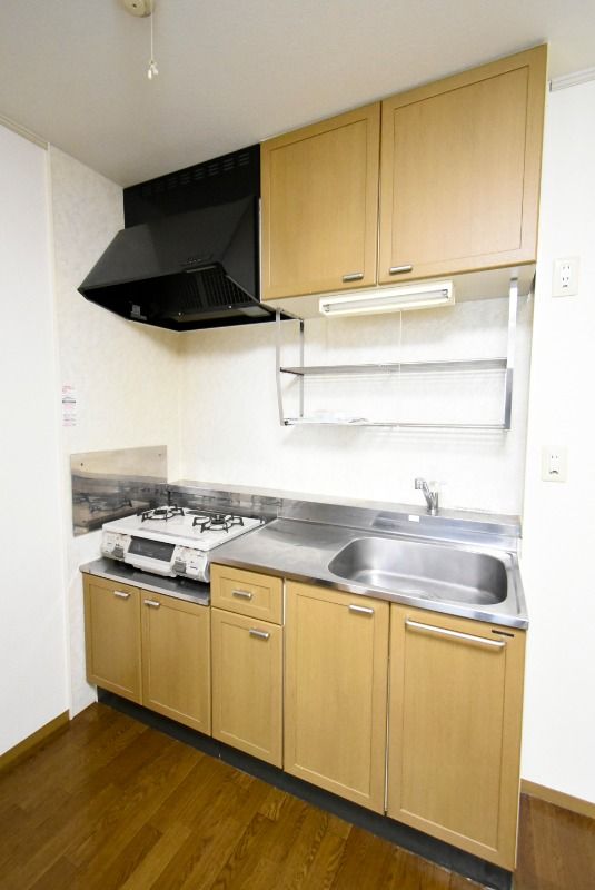 ��ʌ��������܎s�����扺�����Q���ڂ̃A�p�[�g�̃L�b�`��