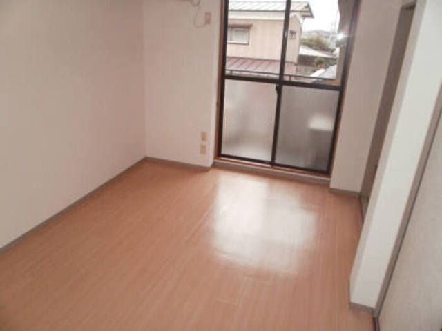 ��ʌ��������܎s������{�����Q���ڂ̃A�p�[�g�̋��ԁE���r���O