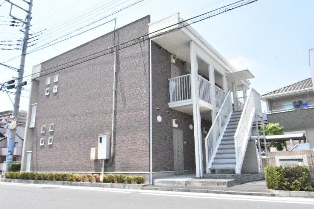 ��ʌ������s��ʖ�657-8�̃A�p�[�g�̌����O��