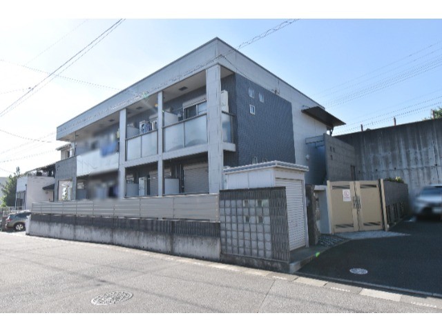 ��ʌ�����s�˒˓�P����7-8�̃}���V�����̌����O��