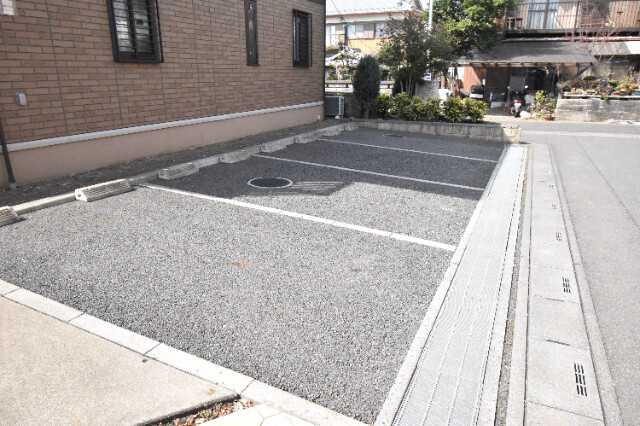 ��ʌ��������܎s����厚�w��̃A�p�[�g�̒��ԏ�