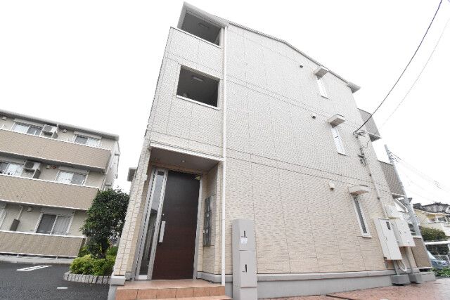 ��ʌ��z�J�s�ԎR���R���ڂ̃A�p�[�g�̌����O��