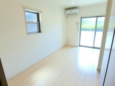 ��ʌ������s�X�쒬�̃A�p�[�g�̂��̑������E�X�y�[�X