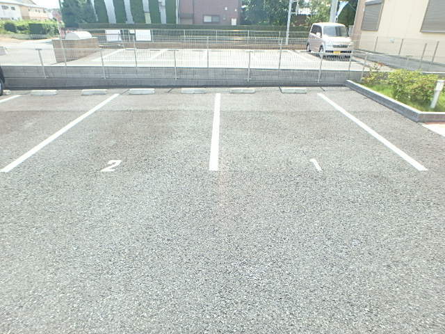 ��ʌ��������܎s������厚�@���̃A�p�[�g�̒��ԏ�