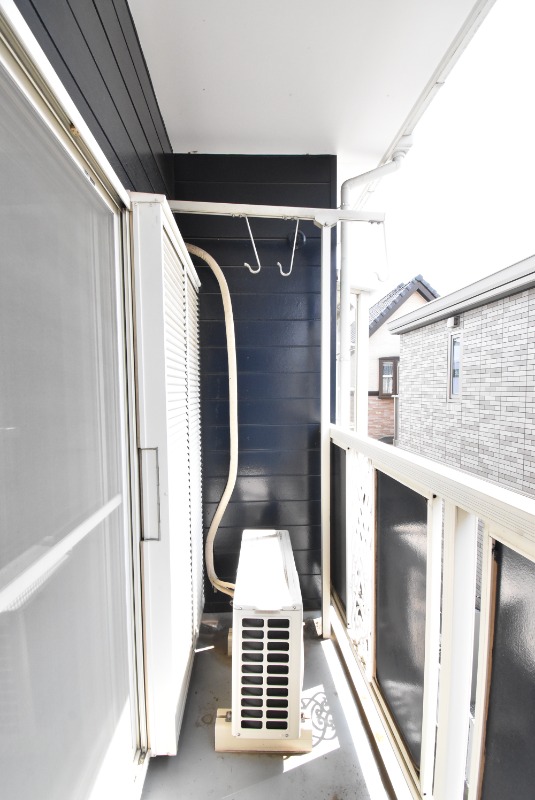 ��ʌ�����s�˒˂T���ڂ̃A�p�[�g�̃o���R�j�[