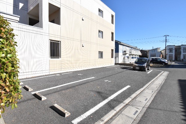 ��ʌ��z�J�s�{�{���P���ڂ̃}���V�����̒��ԏ�