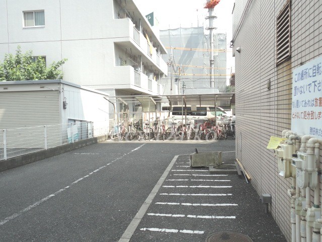 ��ʌ��������܎s�����擌��{�T���ڂ̃}���V�����̒��ԏ�