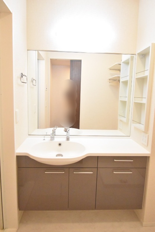 ��ʌ��������܎s�����攪���q�Q���ڂ̃A�p�[�g�̐��ʏ�