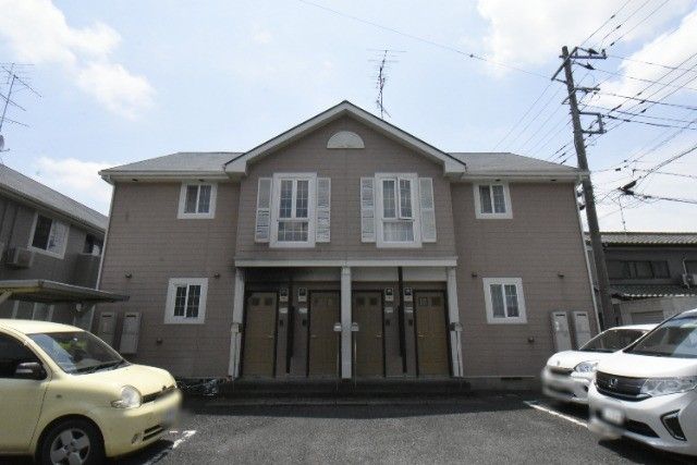 ��ʌ��@�c�s�֎R�S����1-4�̃A�p�[�g�̌����O��