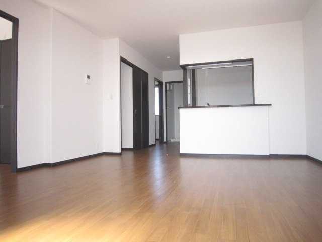 ��ʌ��z�J�s�听���P���ڂ̃}���V�����̋��ԁE���r���O