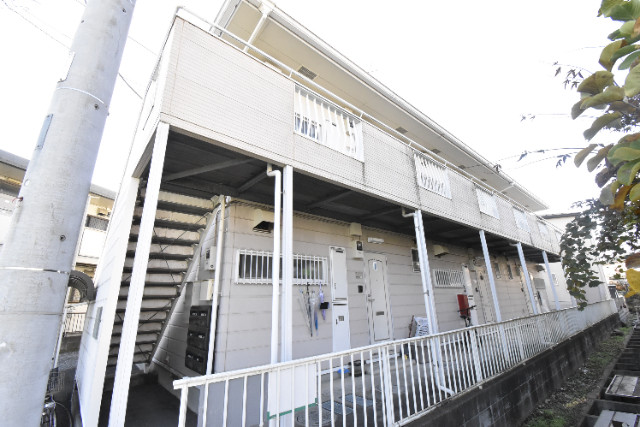 ��ʌ��������܎s����厚�_�c�̃A�p�[�g�̌����O��