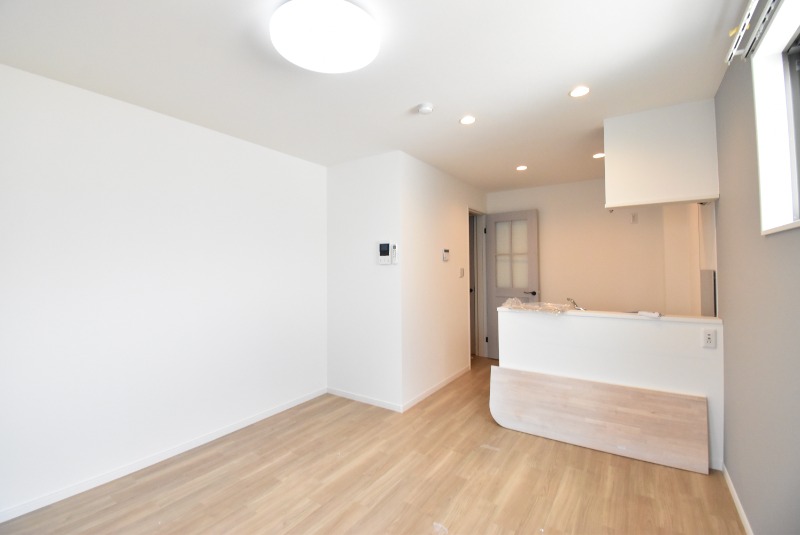 ��ʌ�����s�씵���J�S���ڂ̃A�p�[�g�̋��ԁE���r���O