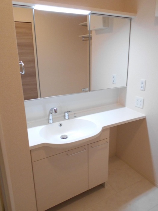 ��ʌ��@�c�s���L�P���ڂ̃A�p�[�g�̐��ʏ�