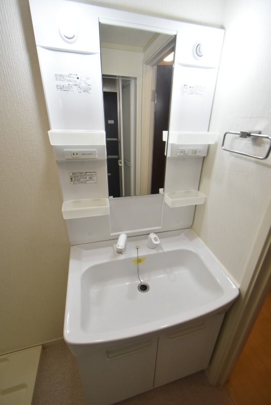 ��ʌ������s���v��̃e���X�n�E�X�̐��ʏ�