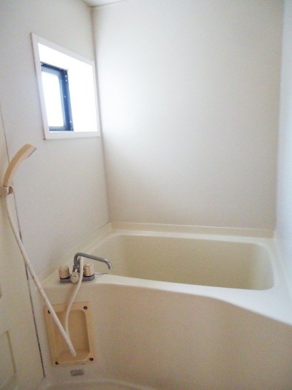 ��ʌ�����s���ȂP���ڂ̃A�p�[�g�̃o�X