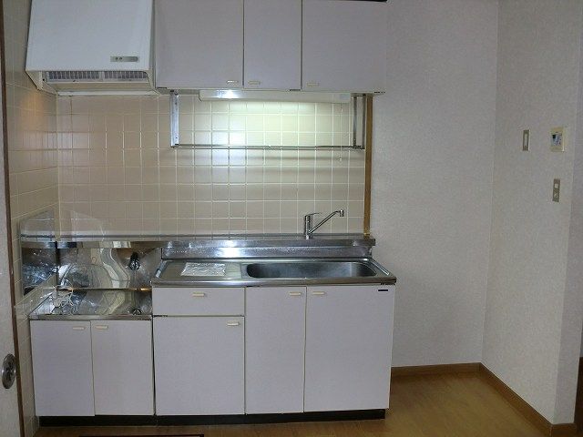 ��ʌ��@�c�s�Β��P���ڂ̃A�p�[�g�̃L�b�`��