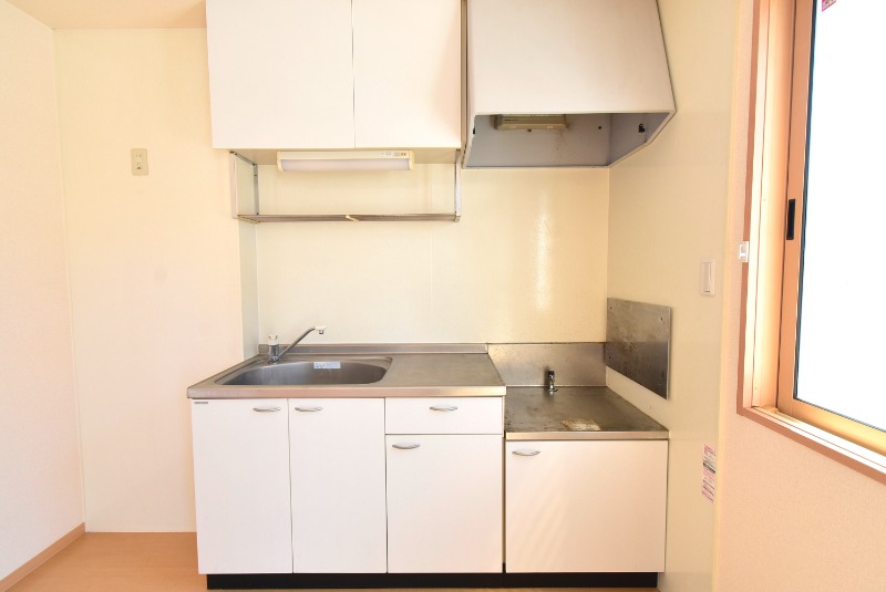 ��ʌ�����s�㕽�����P���ڂ̃A�p�[�g�̃L�b�`��