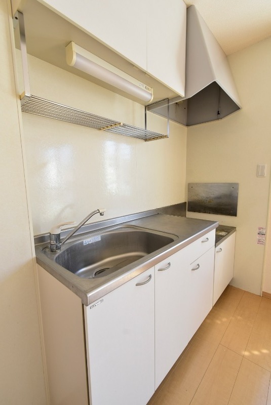 ��ʌ�����s�㕽�����P���ڂ̃A�p�[�g�̃L�b�`��