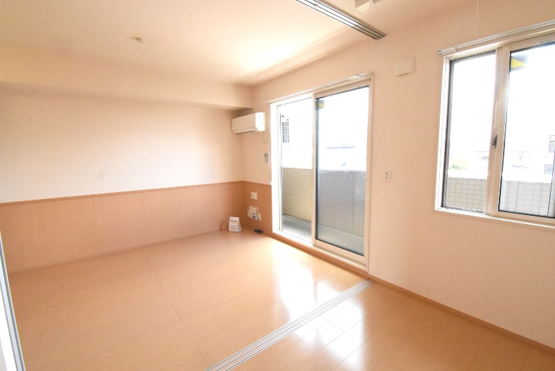 ��ʌ��������܎s��{����ؒ��S���ڂ̃A�p�[�g�̂��̑������E�X�y�[�X