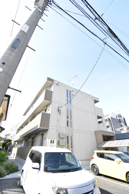 ��ʌ��������܎s��{����ؒ��S���ڂ̃A�p�[�g�̒��ԏ�