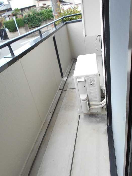 ��ʌ��z�J�s���z�J�Q���ڂ̃A�p�[�g�̃o���R�j�[