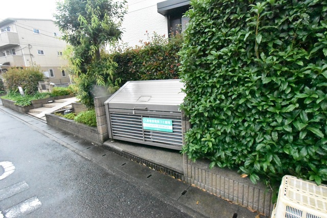 ��ʌ��z�J�s���z�J�Q���ڂ̃A�p�[�g�̂��̑�