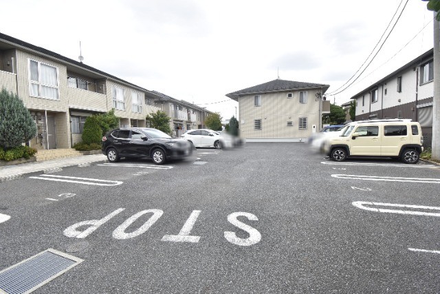 ��ʌ��������܎s�����攪���q�R���ڂ̃A�p�[�g�̒��ԏ�