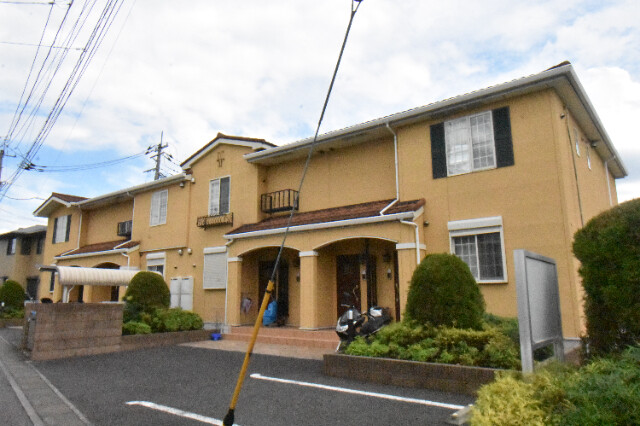 ��ʌ��k�����S�ɓޒ��w���R����44�̃A�p�[�g�̌����O��