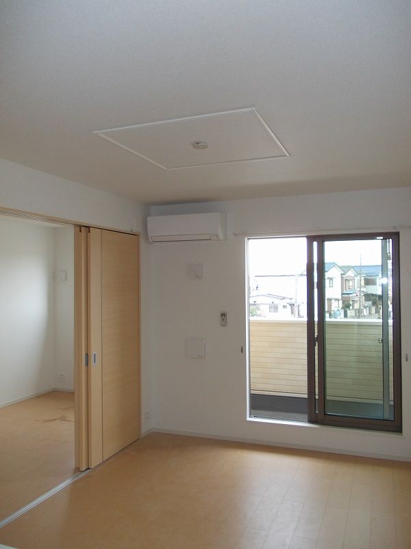 ��ʌ��z�J�s���͒��T���ڂ̃A�p�[�g�̋��ԁE���r���O