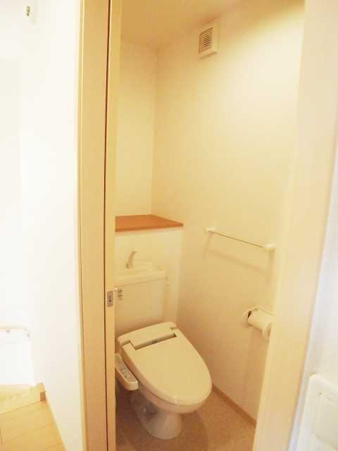 ��ʌ��k�����S�ɓޒ��w���R���ڂ̃A�p�[�g�̃g�C��