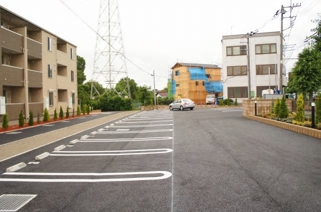 ��ʌ��������܎s����O���T���ڂ̃A�p�[�g�̒��ԏ�