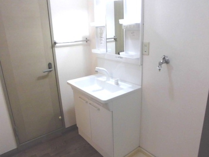 ��ʌ��������܎s�΋揼�؂R���ڂ̃A�p�[�g�̐��ʏ�