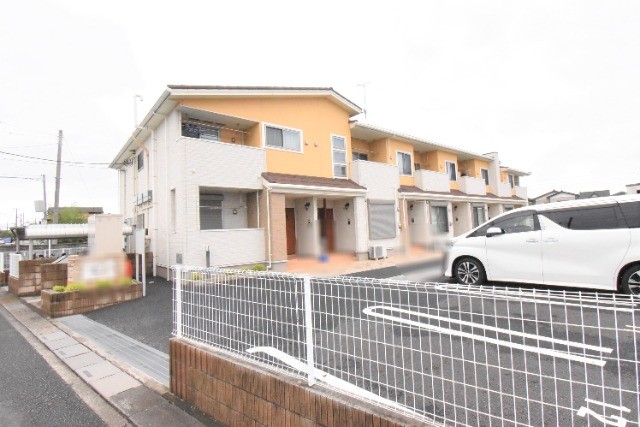 ��ʌ��z�J�s���͒��T���ڂ̃A�p�[�g�̃G���g�����X