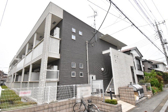 ��ʌ��z�J�s�ԎR���R����40-2�̃A�p�[�g�̌����O��