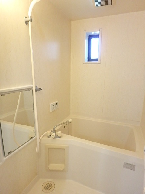 ��ʌ��������܎s�������a�c���Q���ڂ̃A�p�[�g�̃o�X