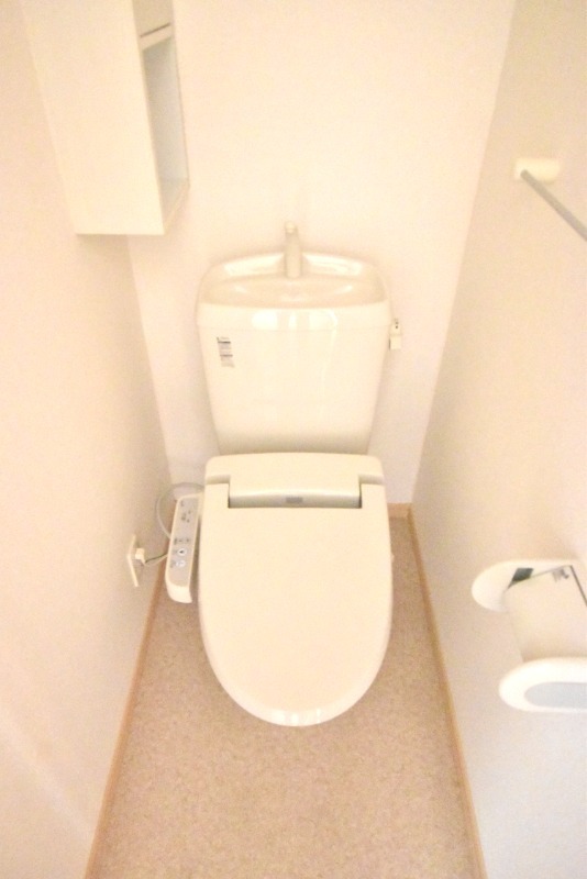 ��ʌ��z�J�s�ԎR���R���ڂ̃A�p�[�g�̃g�C��