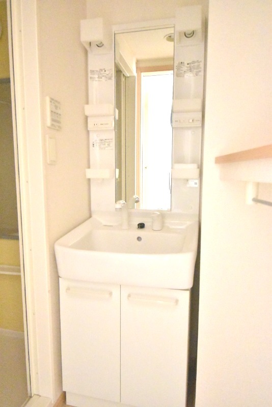 ��ʌ��z�J�s�ԎR���R���ڂ̃A�p�[�g�̐��ʏ�