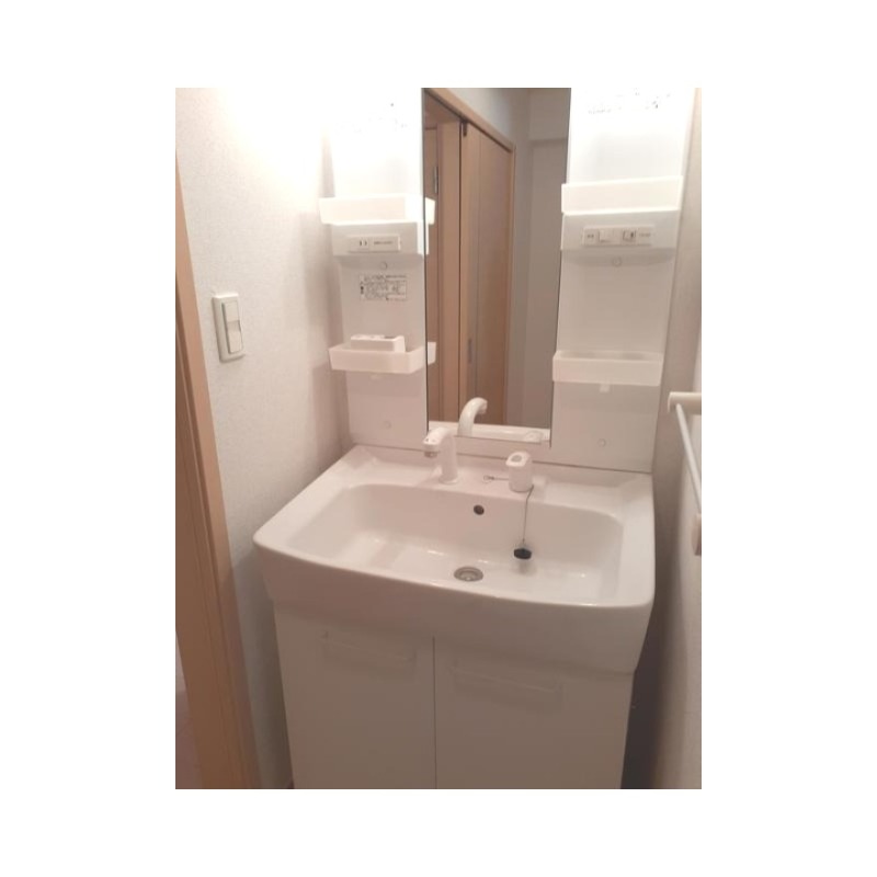 ��ʌ��������܎s�k��g�쒬�Q���ڂ̃A�p�[�g�̐��ʏ�