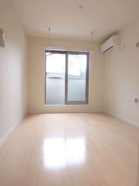 ��ʌ�����s�厚�����̃A�p�[�g�̂��̑������E�X�y�[�X